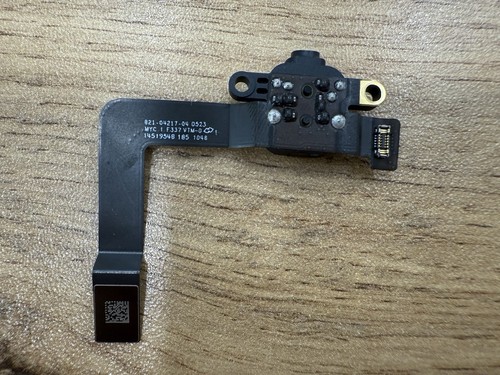Apple Macbook Air 15 A2941 Genuine Audio Jack Board Flex Cable 821-04217-A - 第 1/3 張圖片