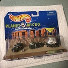 UFO Recovery Hummer 6x6 tow Vintage 1999 Hot Wheels Planet Micro 1:150 scale