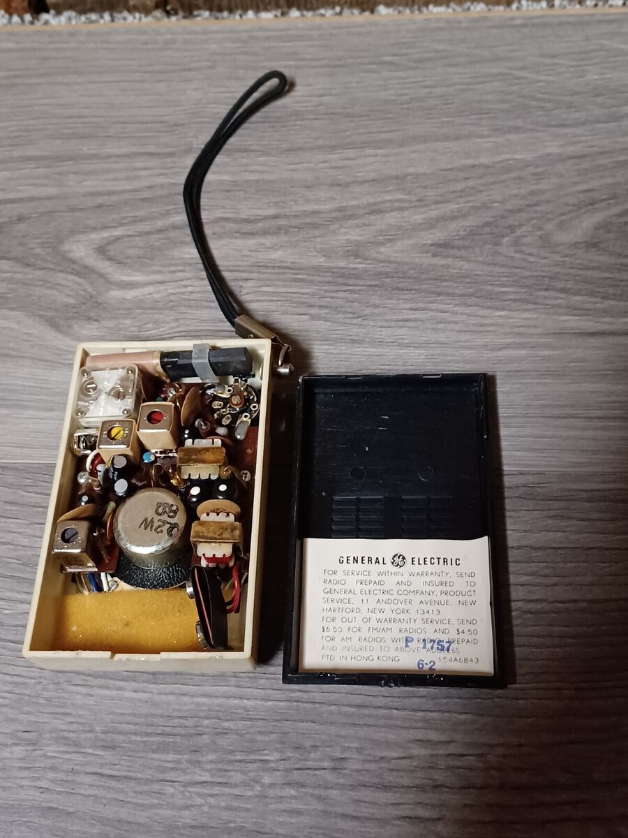 Vintage Portable Radio Lot - GE All Transistor / Kmart Solid Vintage Portable Radio Lot - GE All Transistor / Kmart Solid