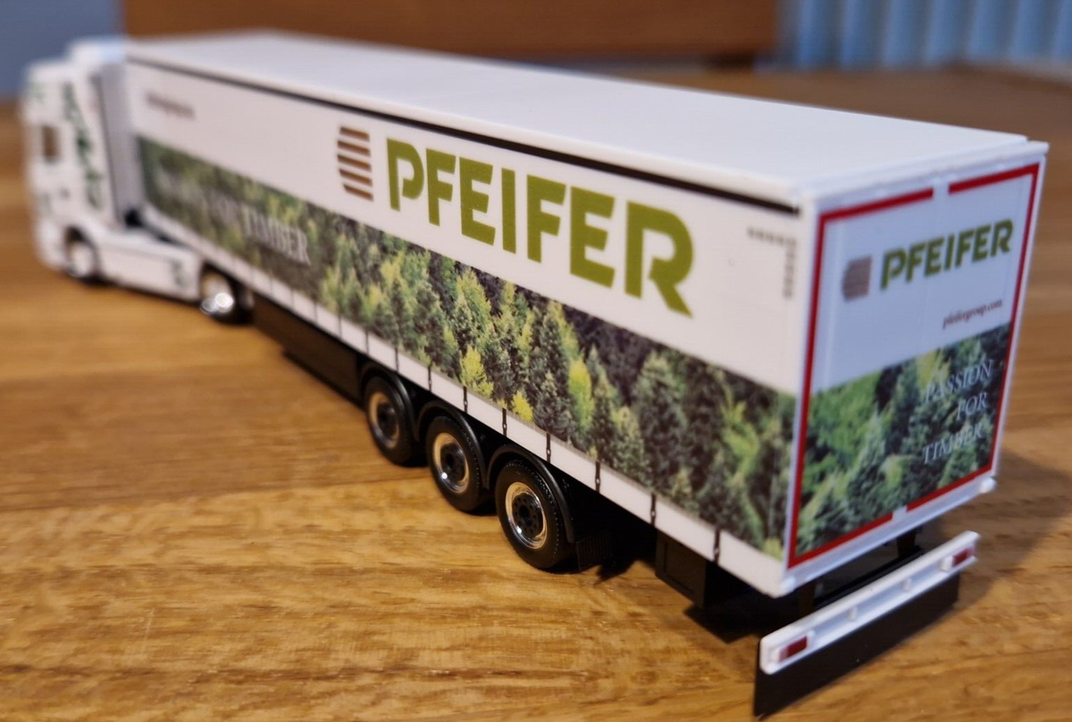 Herpa 303491, Scania R TL Gardinenplanen-Sattelzug "Andreas Schubert", Für Spur H0, Mit