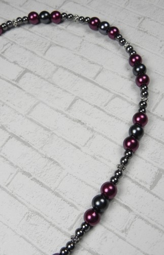 Skull Beaded Thong Bookmark Glass Pearl Crystal Handmade Black Plum New - Picture 3 of 4