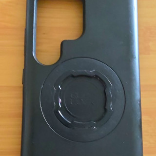 Quad Lock Black Back Samsung S24 Ultra Case with Circular Wireless Charging