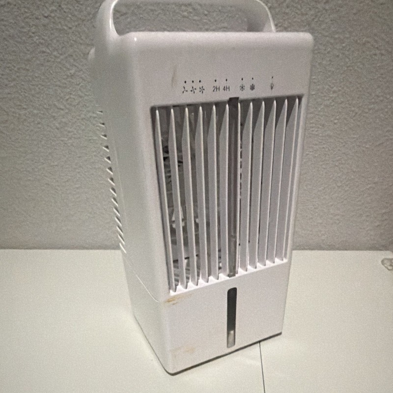 White Mini Battery Portable Fan w/ Carry Handle, 2/4 Hr Timer, Freestanding