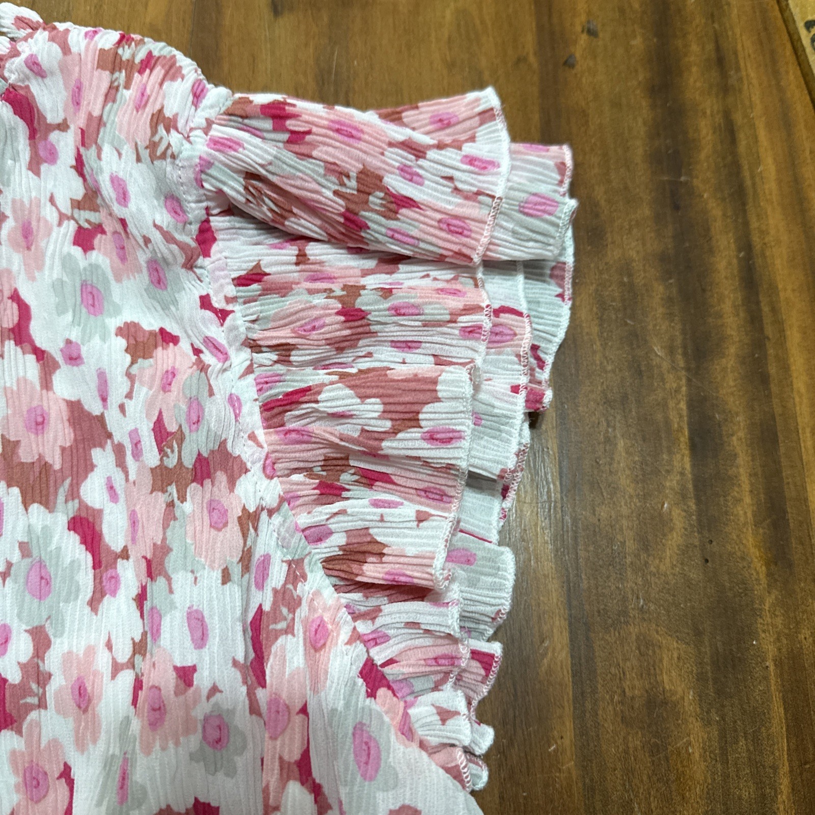 Women’s Small Lined Easel Floral Printed Ruffle S… - image 7