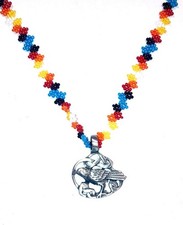 Collar con colgante "Cuervo"