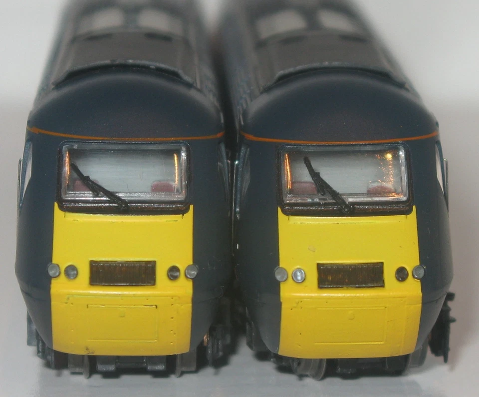 Dapol N 2D-019-008 GNER Class 43 HST Fountains Abbey 4-Car Bookset Lights 6DCCR - Image 4 of 4