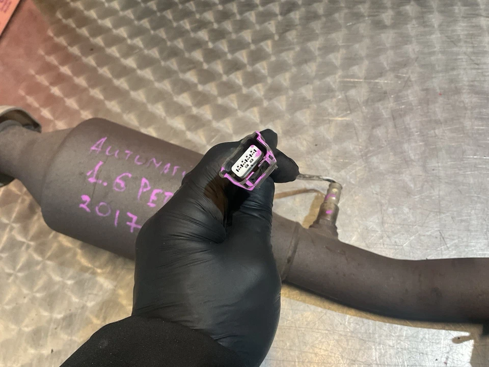 Nissan JUKE 2013 1.6 Petrol Catalytic Conveter - Image 3 of 4