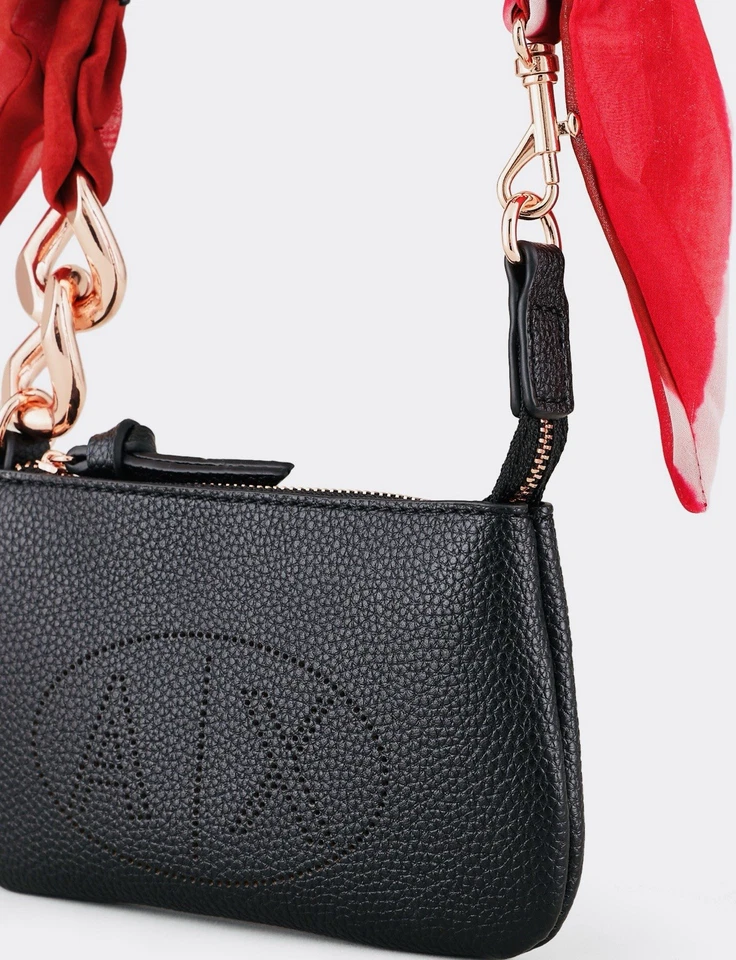 Mini bolso de hombro con logotipo perforado con correa adornada con bufanda Foto 2 de 4