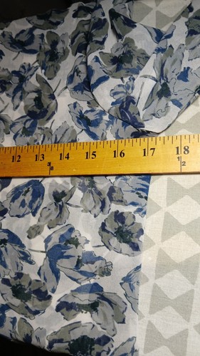 BANANA REPUBLIC Tie hem Floral Blouse Chiffon Collared Long sleeved Sheer Size 0 - Picture 16 of 17
