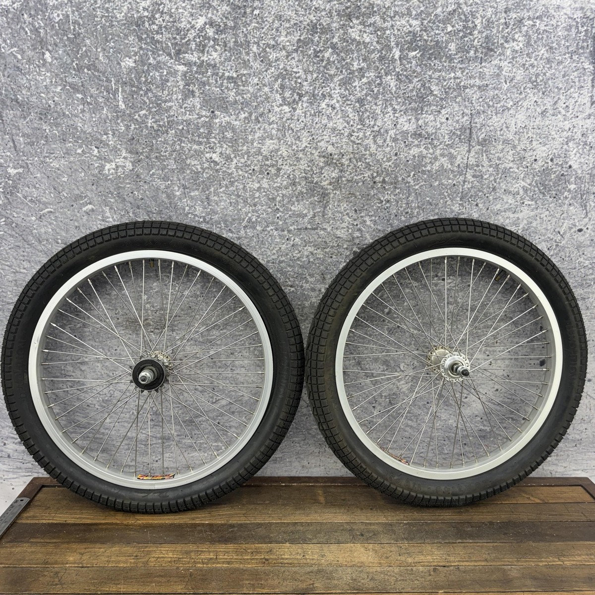 Demolition Zac 20in BMX Wheelset 48H 3/8 Axle Silver Rims 2.40