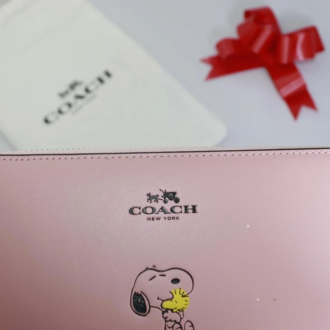COACH x PEANUTS Long Wallet Snoopy Woodstock Leather Zip Pink New