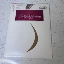 Hanes Silk Reflections Silky Sheer Pantyhose 715 Barely There Size EF Sandalfoot