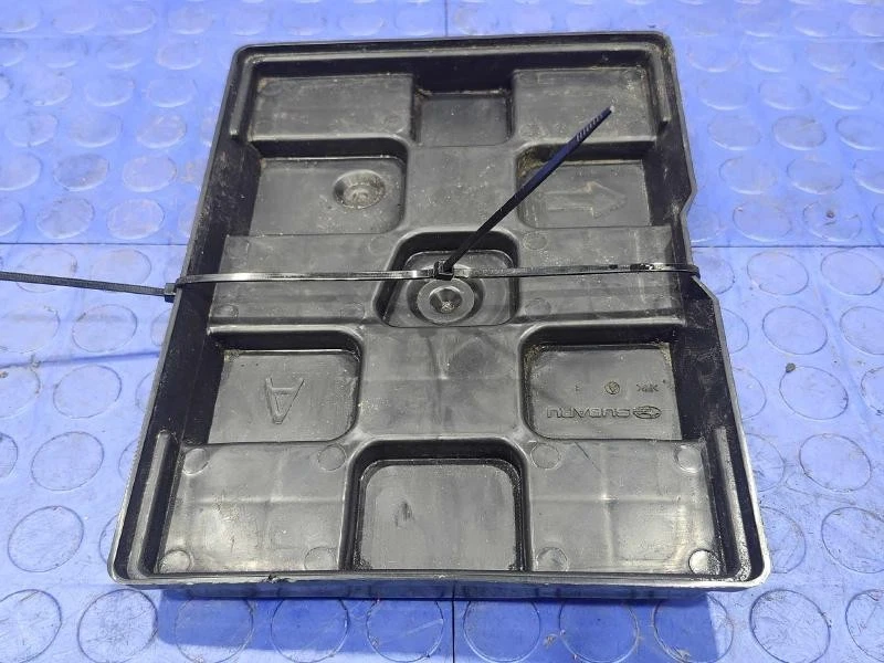 Bandeja de batería Subaru Legacy Outback 20-25 pieza original OEM 82122AN00A Foto 4 de 4
