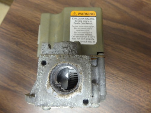 Válvula de gas Honeywell; Gas nacional; VR8205S 2890; 24V 50/60HZ "USADO" - Imagen 2 de 4