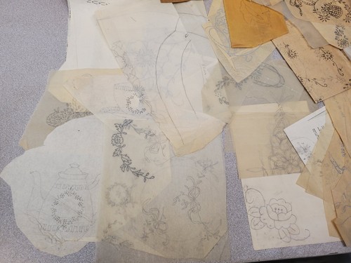 Lot of Antique Needlepoint Patterns on Paper, Transfer Types, Some Hand Drawn - Picture 14 of 23