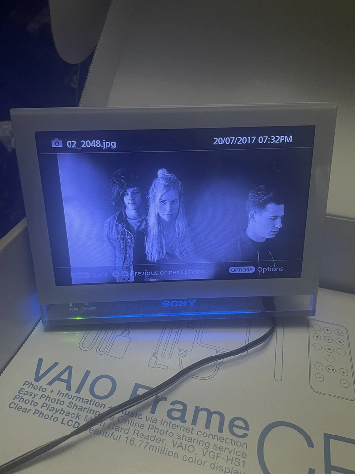Sony VAIO Frame CP1 Photo Frame  7" Display With Remote  WIFI Enabled - Image 2 of 4