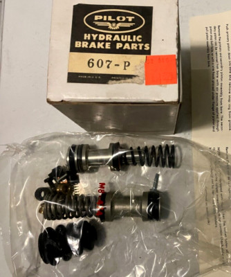 Vintage Master Cylinder Hydraulic  Brake Repair Kit 607-P  1967-69 Chrysler+....