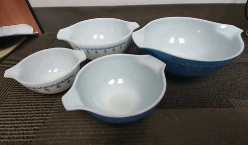 Vintage 70's Pyrex Snowflake Blue White Garland Mixing Bowls Set of 4