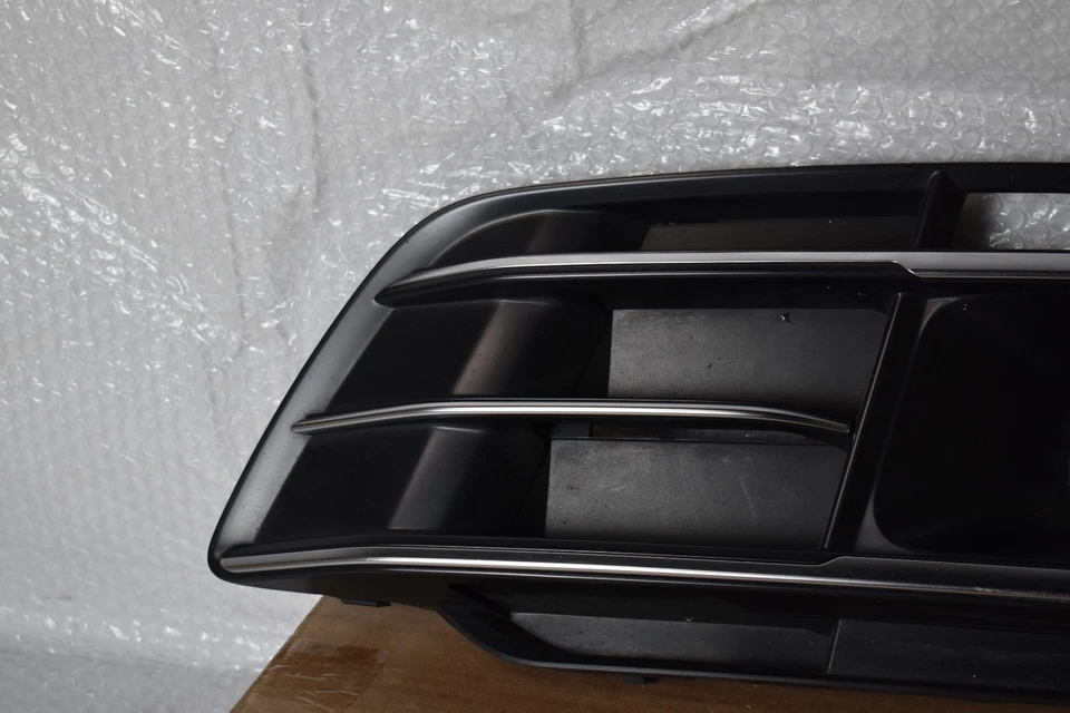 AUDI Q5 PREMIUM LEFT AIR GRILLE 2021-2024 OEM 80A 807 679 - Image 2 of 4