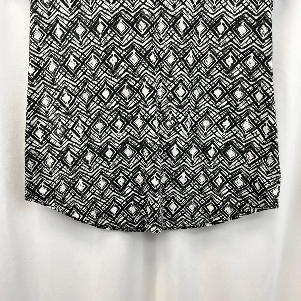 Top geométrico de manga corta Relativity negro/gris cuello redondo para mujer talla pequeña Foto 4 de 4