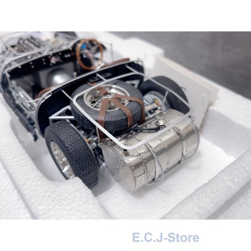 Limited Edition CMC 1/18 Maserati 300S 1956 Rolling Chassis - 3000 Units Only - Picture 7 of 11