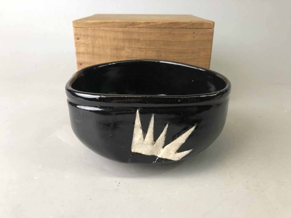 Y7482 CHAWAN Seto-ware black bowl signed box Japan antique tea