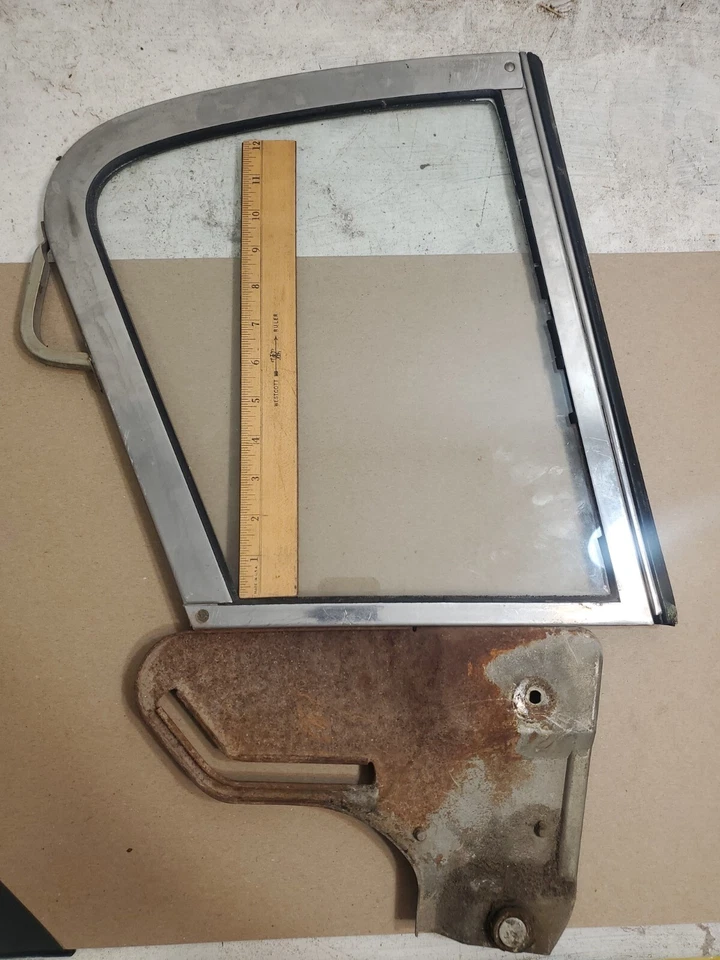 Studebaker Hawk 1956 ventana de asiento trasero lateral del pasajero. John Foto 2 de 4