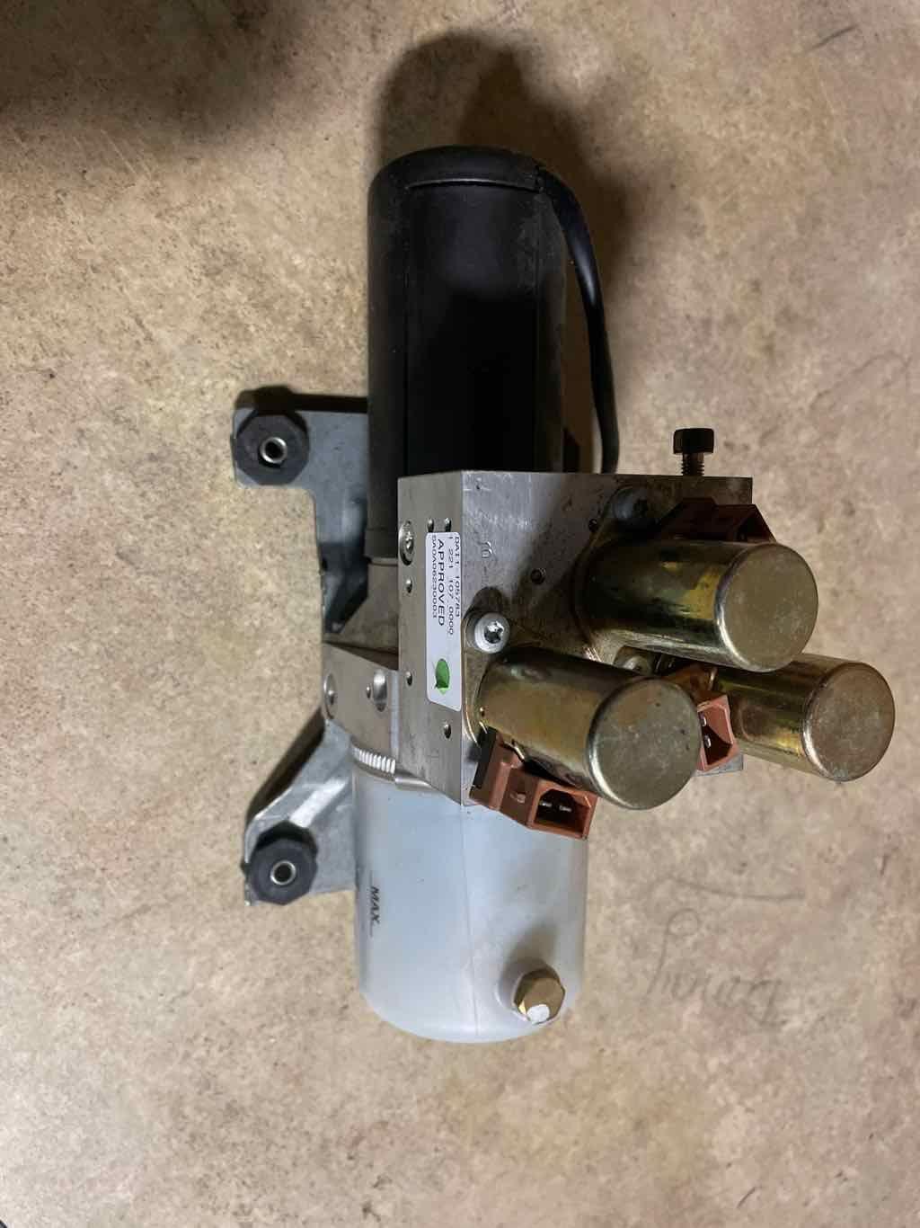 SAAB 93 Convertible Top Hydraulic Motor Pump Valve Block 12833522