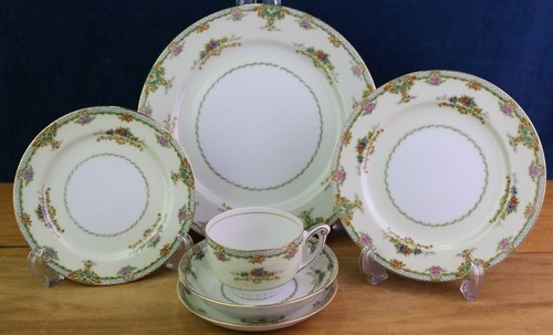 Kingsley Narumi China Ocupada Japón PRINCESA 6 piezas Ajuste de lugar (s) Escala verde azulado - Imagen 3 de 7