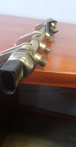 0445120217 Iniettore Di Carburante Common Rail Con Ugello E Set Di Valvole 51 10100 6126 Per Motore 87530868