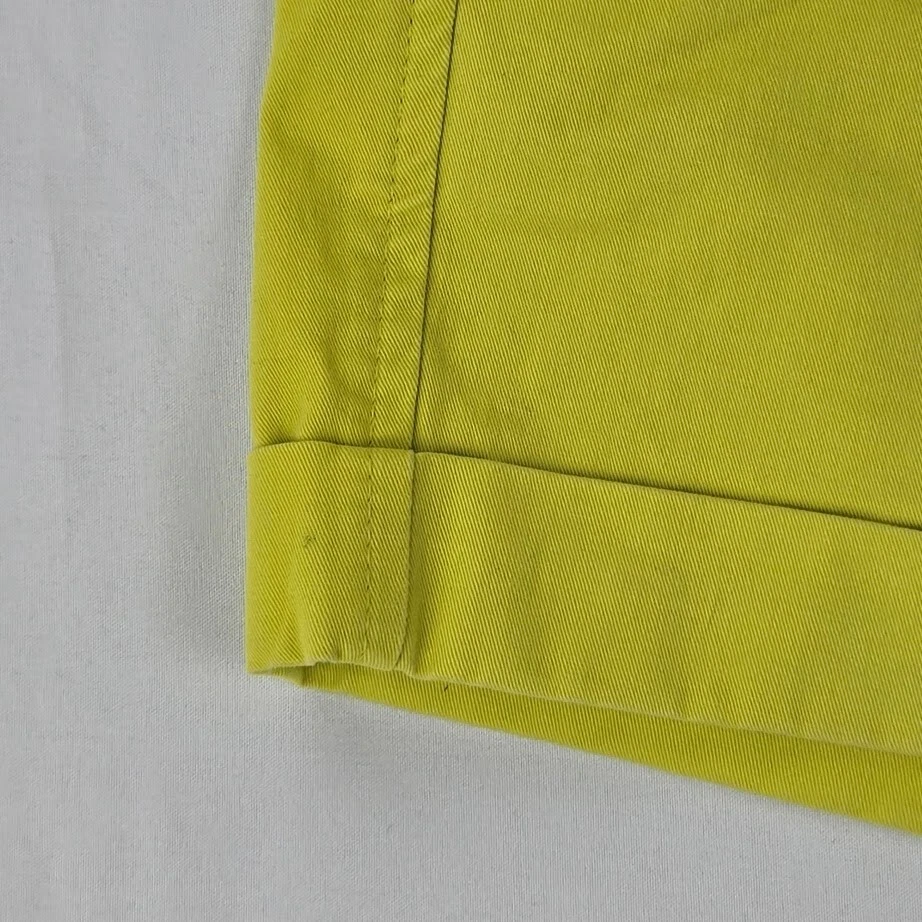 Banana Republic Women's 4 City Chino Yellow/Green Shorts Cuffed Pockets Belt - Image 4 of 4