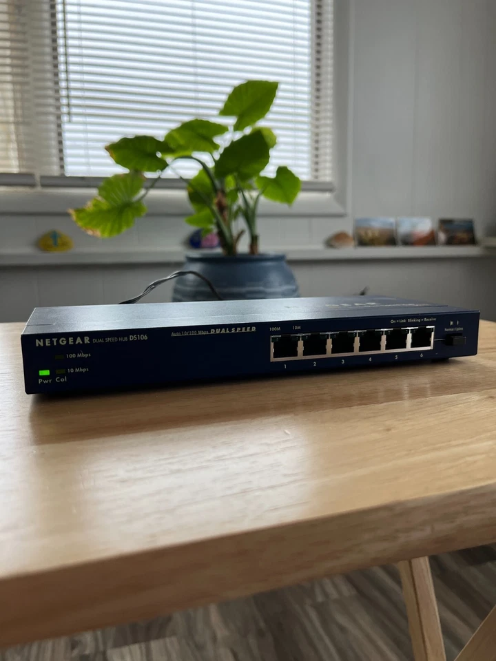 Netgear 6-Port 10/100 Dual Speed Ethernet Hub w/ Uplink Button - Model DS106 - Image 2 of 4