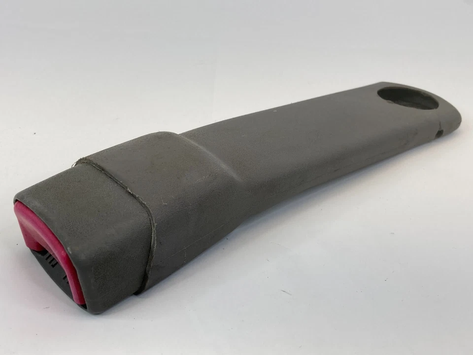 2001-2005 Pontiac Aztek Front Right Passenger Side Seat Belt Buckle Assembly OEM - Imagem 2 de 4