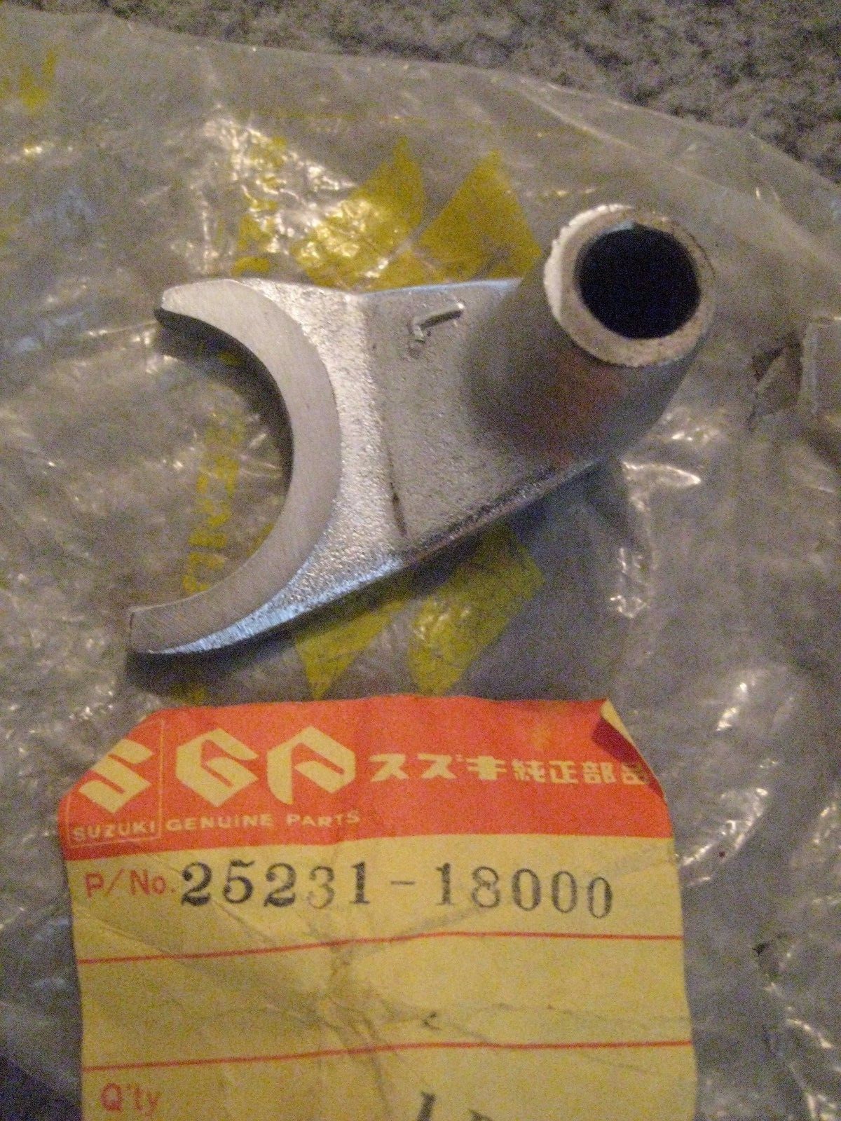 1973 Suzuki GT250 Parts SHIFT FORK (L), 25231-18000 for sale 