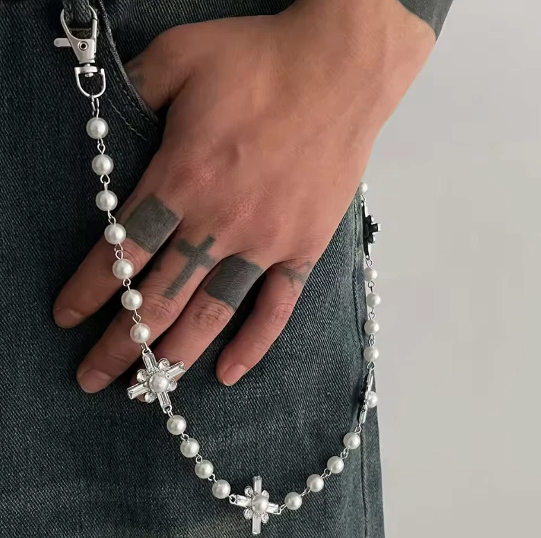 Accesorio Cartera Cadena Cruz Perla | 54cm/21.2in | Cuentas Blancas y Cruz Plateada Foto 2 de 4