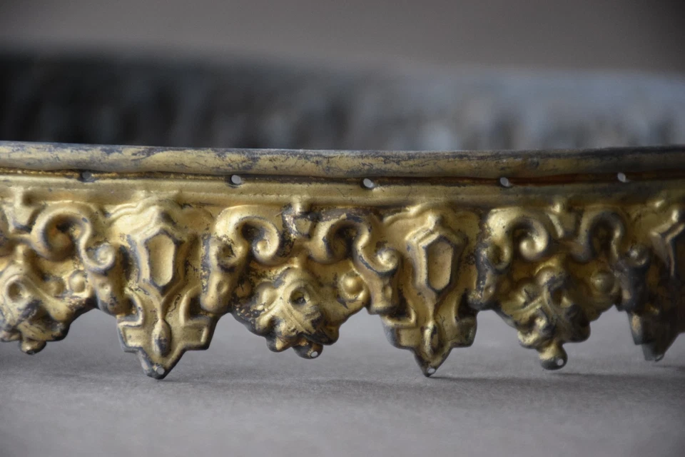 Couronne de lustre d'église ancien en laiton repoussé et doré , 35 cm , XIXème - Photo 3/4