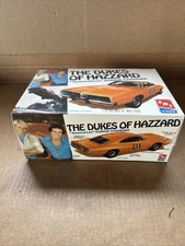 AMT ERTL The Dukes of Hazzard General Lee 1997 Dodge Charger 1/25 Model Car Kit