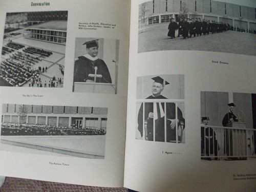 1968 Universidad Estatal Wright Primera Clase de Graduado [Condado de Greene Ohio] - Imagen 7 de 12