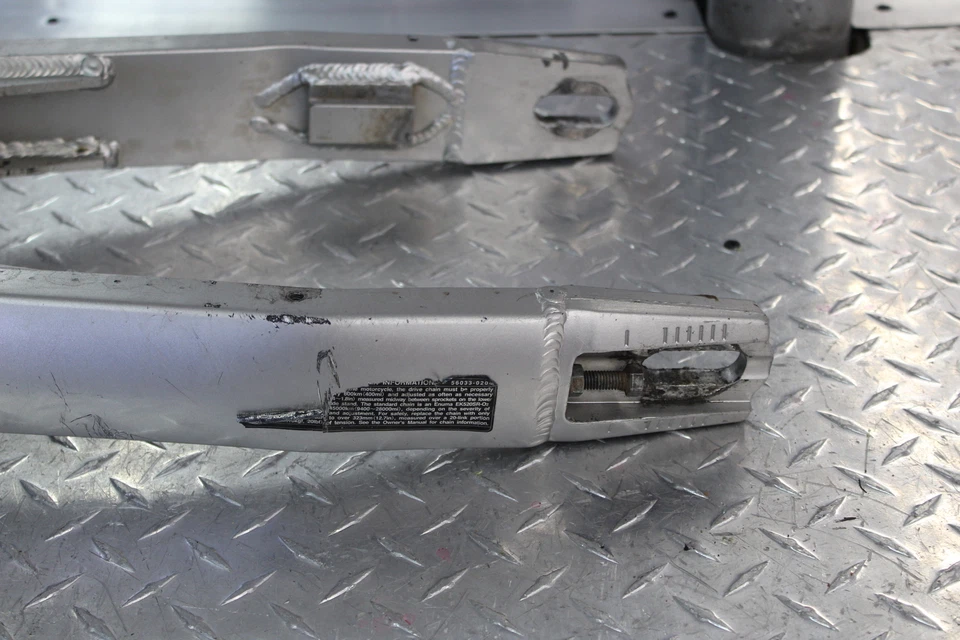 Kawasaki KLR650 2008 basculante trasero suspensión trasera brazo oscilante erupción Foto 4 de 4