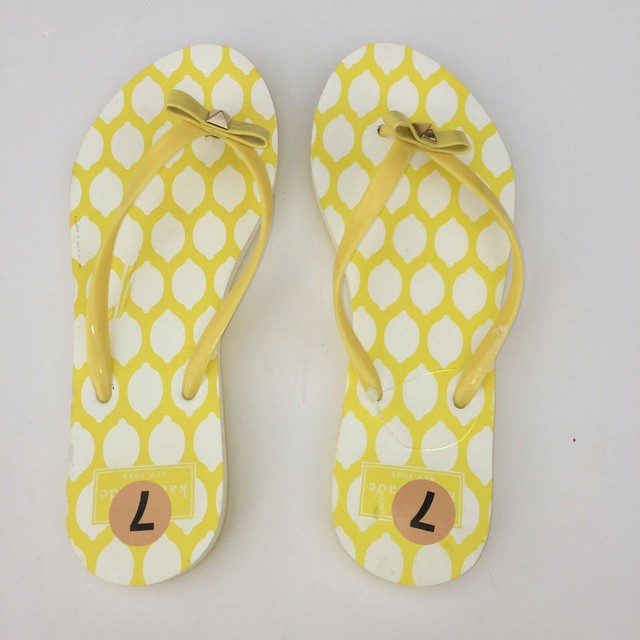 ððKate Spade Lemon Yellow Flip Flops NEW Hot day ? Get ready to go out for a walk with these 