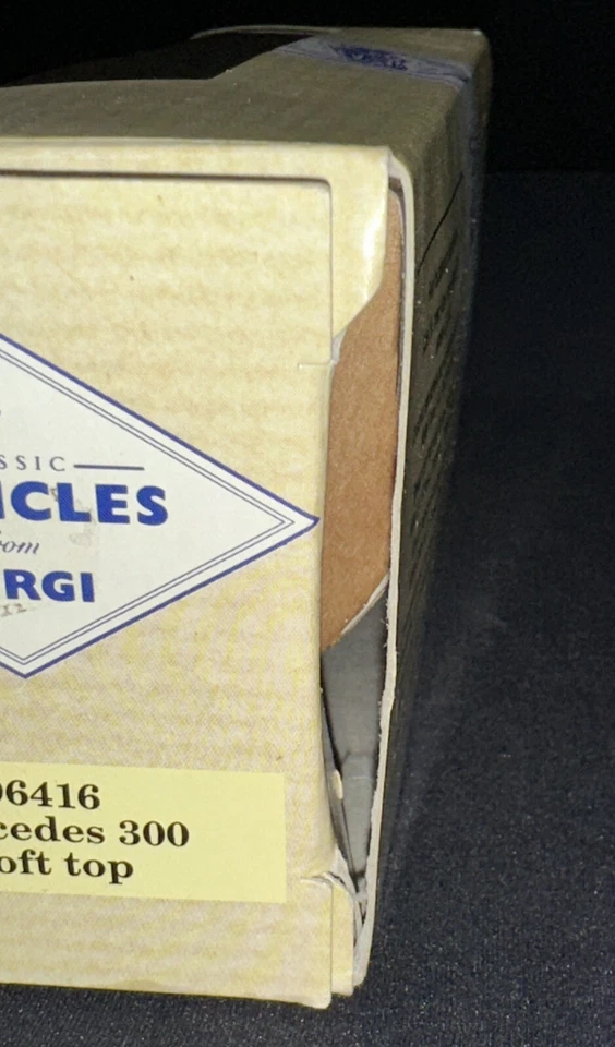 CORGI CLASSICS 1:43 DIECAST  MERCEDES 300 SOFT TOP SILVER - Image 2 of 4