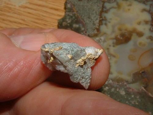 REDUZIERT GYMPIE-ELDORADO MINE GOLD QUARZ EXEMPLAR 3,46 GRAMM AUSTRALIEN GOLDERZ