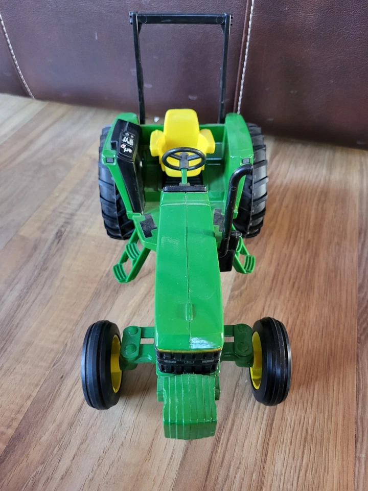 Трактор ERTL John Deere 6400 6000 серия 2WD специальное издание 1993 масштаб 1:16 - Изображение 2 из 4