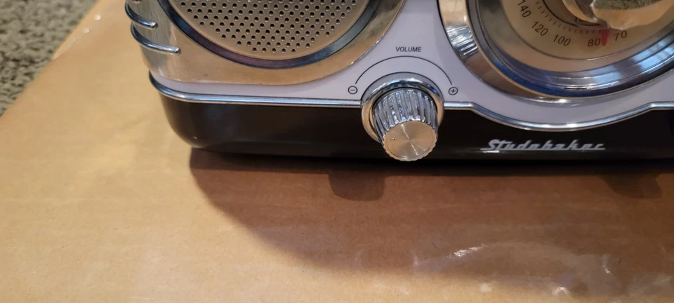 Rádio relógio Spectra Studebaker am fm alarme duplo CD preto e branco retrô - Imagem 2 de 4