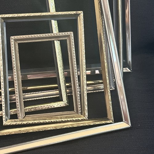 8 Vintage Bilderrahmen verziert Gold Metall Messing filigran geprägt - Bild 17 von 19