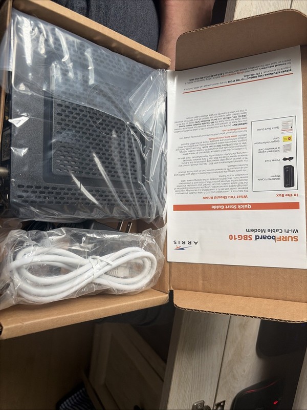 ARRIS SURFboard SBG10 DOCSIS 3.0 AC1600 Dual-Band WiFi Modem Router