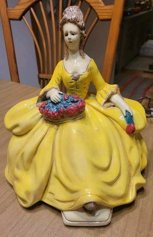 Antique Mid Century Chalkware TV Lamp Elegant Woman in YELLOW Dress Works 