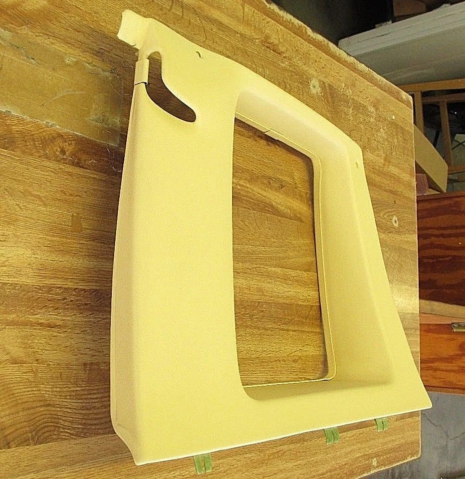 1978 1979 CADILLAC COUPE DEVILLE RH REAR INTERIOR WINDOW FRAME TRIM LIGHT YELLOW Foto 3 de 4