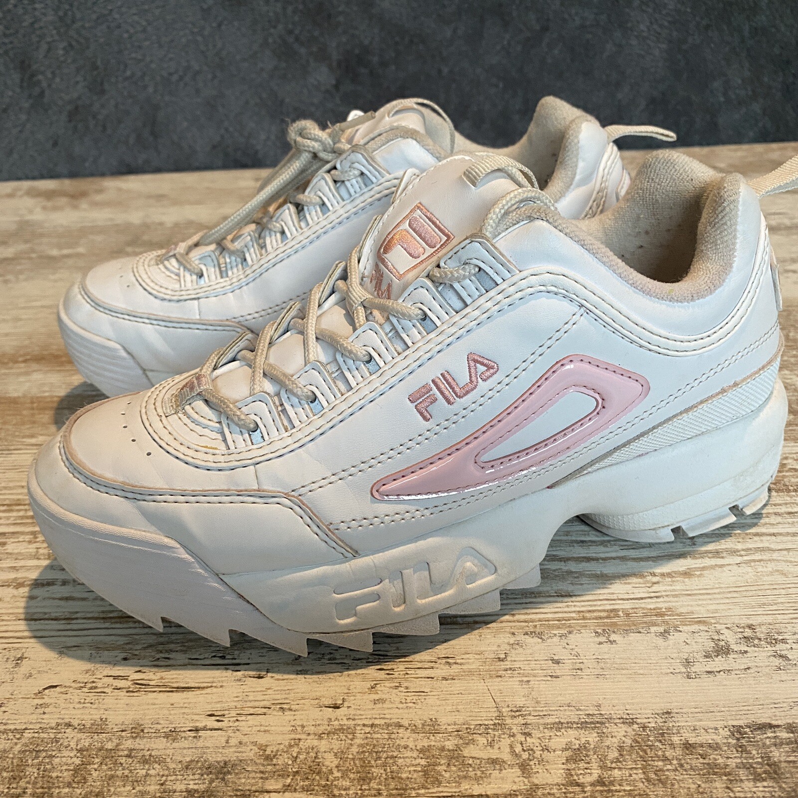 fila pink tennis shoes