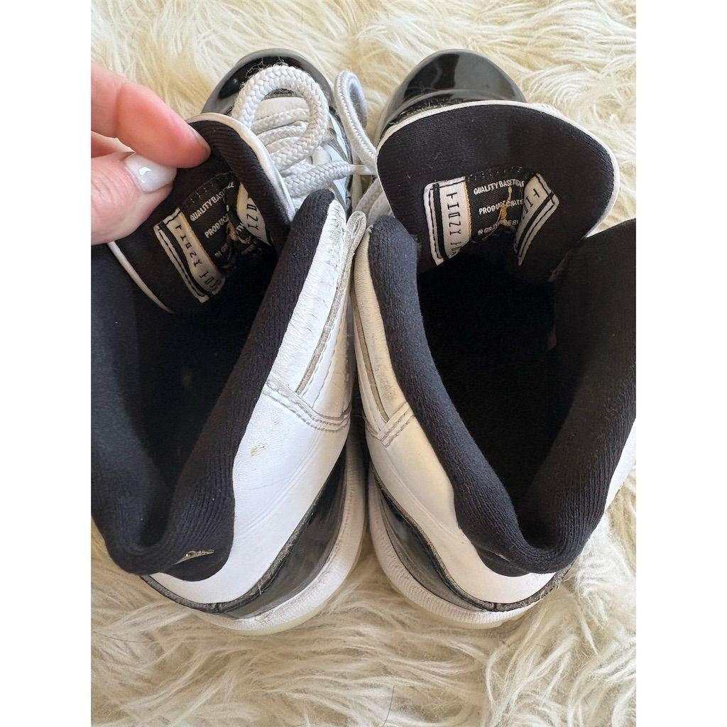 Jordan 11 Retro DMP Boys 4.5 Sneakers White/Gold/Black High Top Athletic thumbnail 8